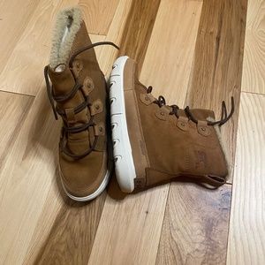 Sorel Explorer 2 Joan Boots - Women’s size 7.5 - Velvet tan and fawn